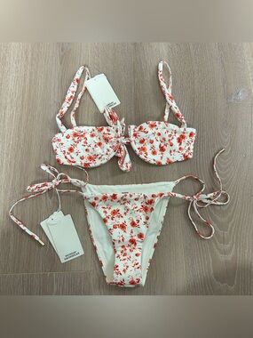 NWT New Monday Swimwear Cala Roja Top and Le Marais Bottom Sunrise Floral Size P